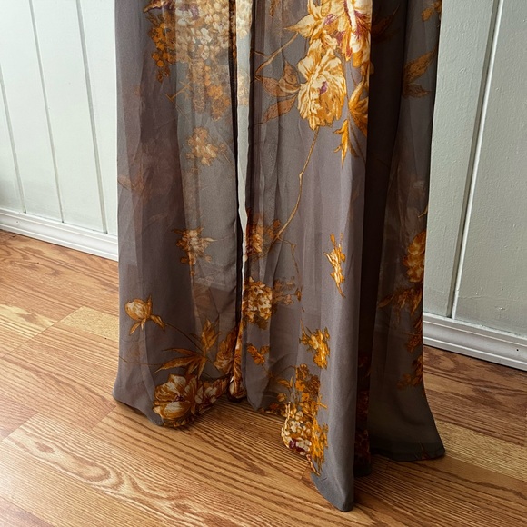 Flowy gray long train shorts v cut front body suit - Picture 8 of 10